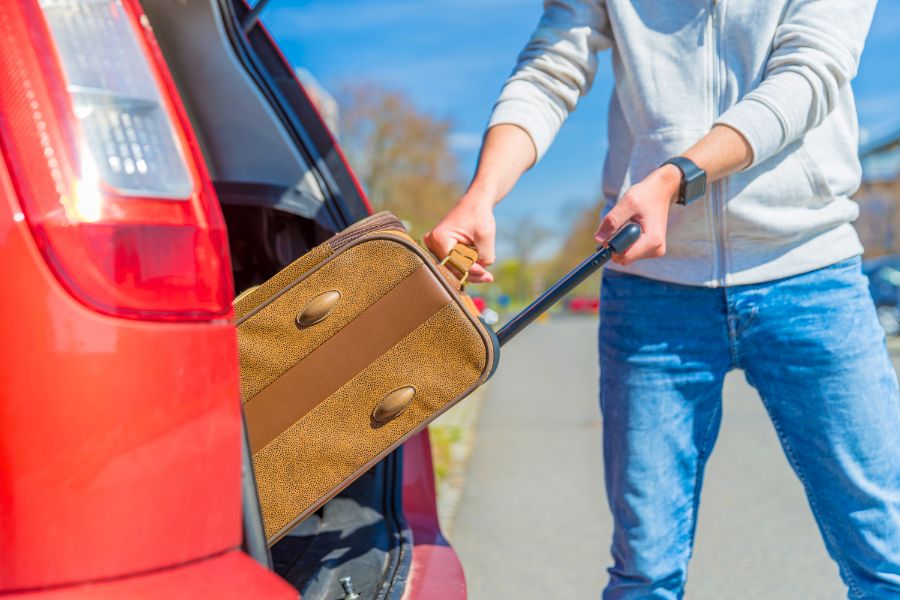 Choosing Between Renting a car in Belgrade and Nis Airport, or Downtown